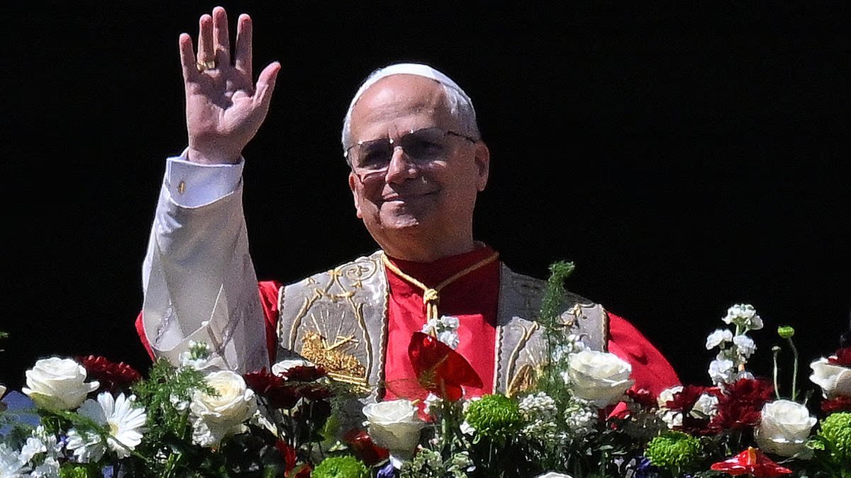 El discurso del Papa León del Domingo de Pascua 14 parece enviar un mensaje a Trump para que “deseche a los que tienen armas”