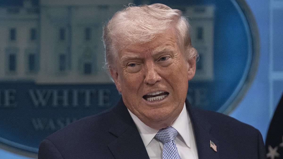 Trump se ha vuelto contra sus aliados cercanos en una airada diatriba contra Irán por declarar a Brigitte Macron mujer.