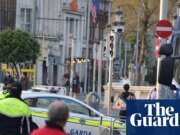 La policía irlandesa despeja el bloqueo de Dublín organizado por manifestantes por el precio del combustible