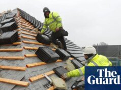 El mayor constructor de viviendas del Reino Unido está comprando menos terrenos para apuntar a la industria laborista de la construcción de viviendas.