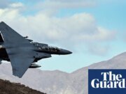 La búsqueda del miembro de la tripulación estadounidense desaparecido del avión de combate estrellado ha entrado en su segundo día de guerra entre Estados Unidos e Israel contra Irán.