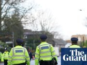 Los jefes de policía no logran abordar el racismo debido a la falta de liderazgo, según un organismo de control de la policía