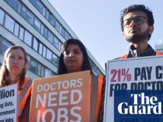 El líder de los médicos afirma que las nuevas propuestas de salarios bajos acaban con las posibilidades de poner fin a la huelga en Inglaterra NHS