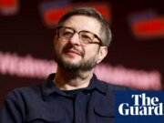 El comediante Eugene Mirman agradece a los rescatistas que lo sacaron de un accidente automovilístico en New Hampshire. Nuevo Hampshire