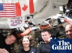 Trump le dijo a la tripulación de Artemis II que salvó a la NASA a pesar de intentar recortar el presupuesto de la agencia Artemis II