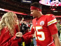 La esposa de Patrick Mahomes ingresa al Salón de la Fama del Atletismo de alma mater