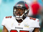 Noticias de la NFL: Leyson McCoy defiende a Mike Vrabel y Diana Russini para fotos del resort