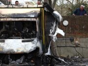 Tres hombres han sido acusados de prender fuego a una ambulancia judía Hatzola en Londres