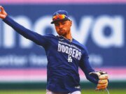 La estrella de los Dodgers, Mookie Betts, aterrizó en IL después de sufrir una lesión en el oblicuo