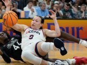 La temporada invicta de UConn terminó con una derrota ante Carolina del Sur en la Final Four