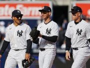 Cody Bellinger hace una atrapada acrobática en el primer partido en casa de los Yankees contra los Marlins