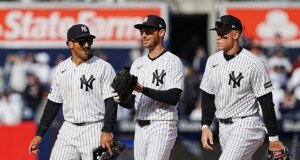 Cody Bellinger hace una atrapada acrobática en el primer partido en casa de los Yankees contra los Marlins
