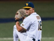 Mover a Ian Korn a la rotación inicial podría perjudicar a WVU más de lo que ayuda