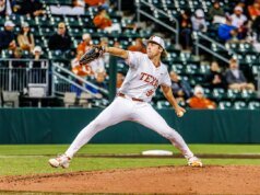 El béisbol de Texas demostró que es un contendiente legítimo en la rivalidad de Omaha con Tarleton State