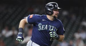 El dugout de los Marineros, Cal Raleigh, fue despedido después de romper una brutal racha sin hits.