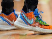 Kyrie Irving “rezó” para que los fanáticos conservaran sus zapatillas Nike Bob Esponja