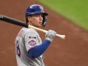 Los Mets cambian de rumbo después de la reacción de los fanáticos cuando el novato usa el número de Gary Carter