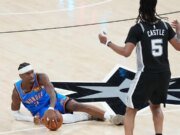 Shai Gilgeous-Alexander responde a los cánticos de ‘flopper’ de los fanáticos de los Spurs en el Juego 3: ‘No me molesta’