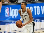 La línea estadística de Wemby en el Juego 4 comparte un sorprendente parecido con la de Curry de los playoffs de 2015.