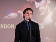 Por qué el nuevo fichaje del Barcelona, Anthony Gordon, ya habla español con fluidez
