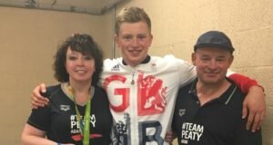 Adam Peaty da el último paso al cortar los lazos con su familia en medio de un amargo conflicto, después de que su madre separada revelara los sacrificios que hizo para apoyar sus sueños olímpicos.
