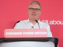 Starmer ha prometido demostrar que los escépticos están equivocados y ha dicho a los parlamentarios descontentos que no retrocederá ante un desafío de liderazgo.