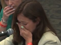 Momento doloroso: la víctima de violación de Epstein rompe a llorar mientras revela su orgullo rebelde