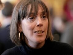 Quentin Letts: ¿Qué dice sobre nuestra clase política el desfile de analfabetos que exigen la cabeza de Sir Keir?