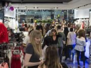 El minorista de moda Quiz Clothing cerrará todas sus tiendas a finales del próximo mes tras sumergirse en administración