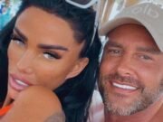 La ‘nena motociclista’ de Lee Andrews confirmó que bloqueó al marido de Katie Price y nunca intercambió mensajes con el empresario después de conocer su identidad cuando se supo que fue arrestado en Dubai.