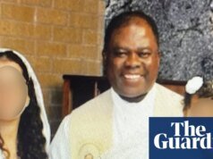 Sacerdote en juicio por abuso sexual en Texas tuvo un hijo con un feligrese de Luisiana, dicen los fiscales Texas