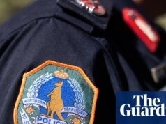 La ley del NT que permite a la policía detener a jóvenes durante 48 horas “empujará a los niños aborígenes a prisión”, advierten sus defensores | Aborígenes australianos