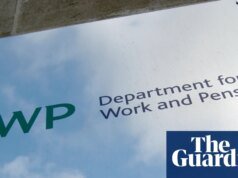 DWP persigue al empleador de una mujer por faltar a un asistente de “beneficios atrasados”