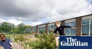 “Elevó el nivel de alegría”: escuela londinense propensa a inundaciones con área de juegos adaptada al clima | el medio ambiente