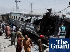 Al menos 23 personas murieron en un atentado suicida cerca de una vía de ferrocarril en Pakistán Pakistán