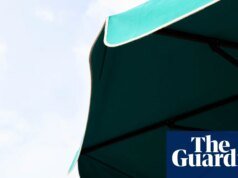 Mujer estadounidense muere tras ser golpeada por un paraguas en un restaurante de Carolina del Sur