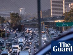 Jóvenes estadounidenses exigen a los tribunales que detengan el mayor retroceso de Trump en materia de protecciones contra la contaminación | administración Trump