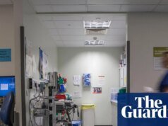 Los niños con crisis de salud mental esperan hasta tres días en Urgencias para conseguir una cama especializada en salud mental en Inglaterra