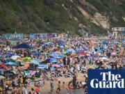 Los expertos en seguridad del agua han advertido sobre los peligros de nadar al aire libre mientras una ola de calor azota el calor extremo del Reino Unido.