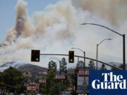 Órdenes de evacuación por los incendios forestales de rápido crecimiento en el sur de California California