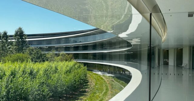 Apple-generates-2.4-million-per-employee-but-is-only-third-in-the-ranking.jpg