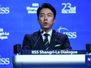 El jefe de defensa de Japón se burla de China en una reunión de seguridad
