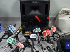 Contribuir al desarrollo nacional con buenas historias, dijo John Lee a los periodistas