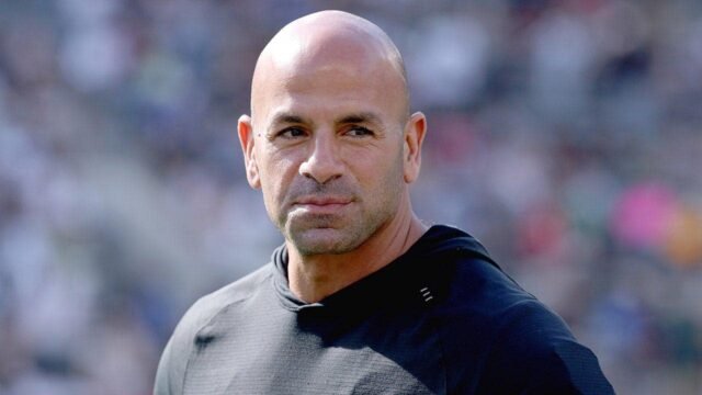 Robert-Saleh-looks-on.jpeg