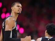 Wembanyama anota 26, pero los Thunder lideran la serie 2-1 ante los Spurs