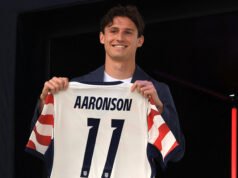 El mediocampista estadounidense Brendan Aaronson se tomó un tiempo libre del entrenamiento para el Mundial para casarse