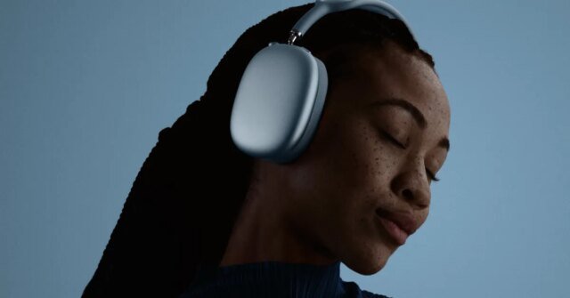 airpods-max-2-blue-lifestyle.jpg