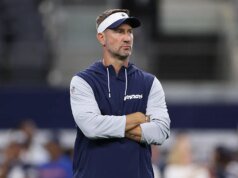 El entrenador en jefe de los Cowboys, Schottenheimer, está vendiendo la casa de McKinney para acercarse