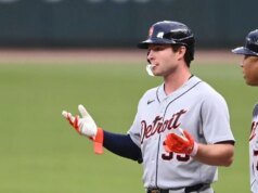 La colisión de árbitros ayuda a los Mets a vencer a los Tigres 10-2