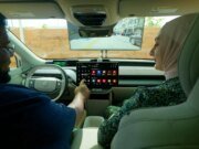 El Gemini de Google para el automóvil atenuó el techo corredizo, pidió la cena y se convirtió en mi guía turístico.
